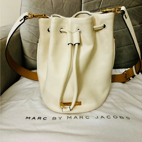 Marc by Marc Jacobs bucket bag - Picture 3 of 10